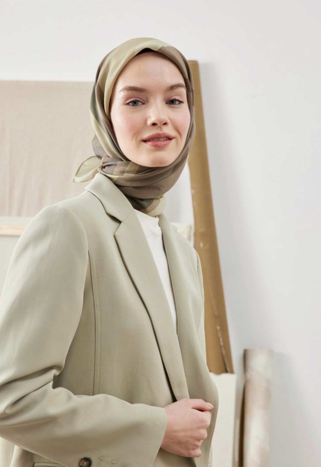 color mix pattern in green squared hijab