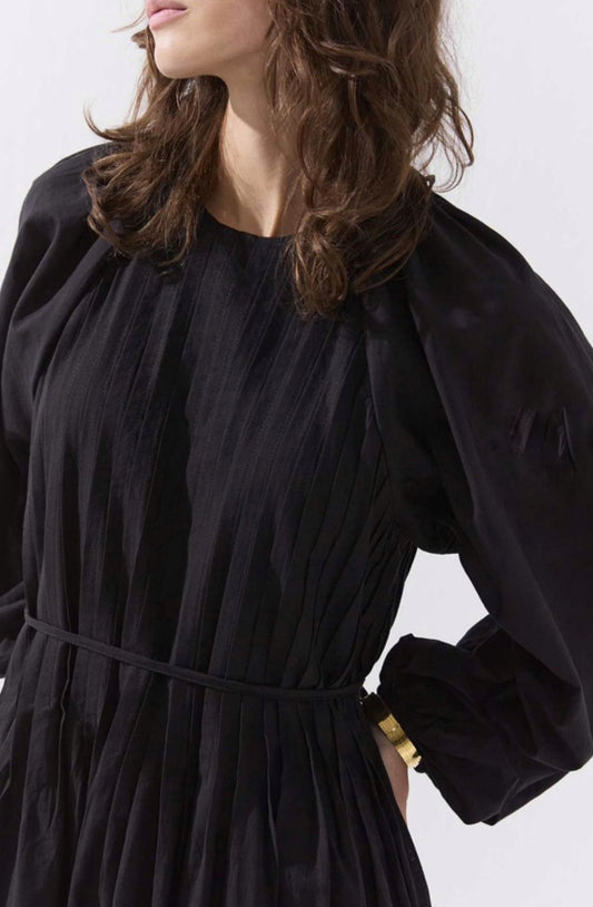 flow black dress
