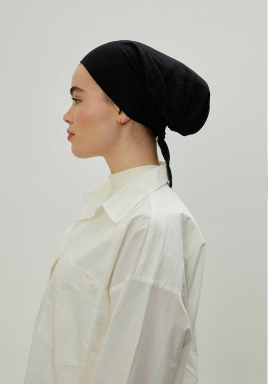 black underhijab cap with tie