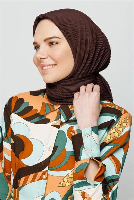 dark brown squared stripped hijab