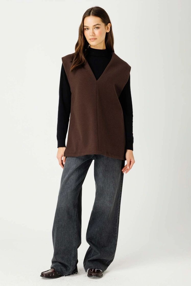V-wool brown vest