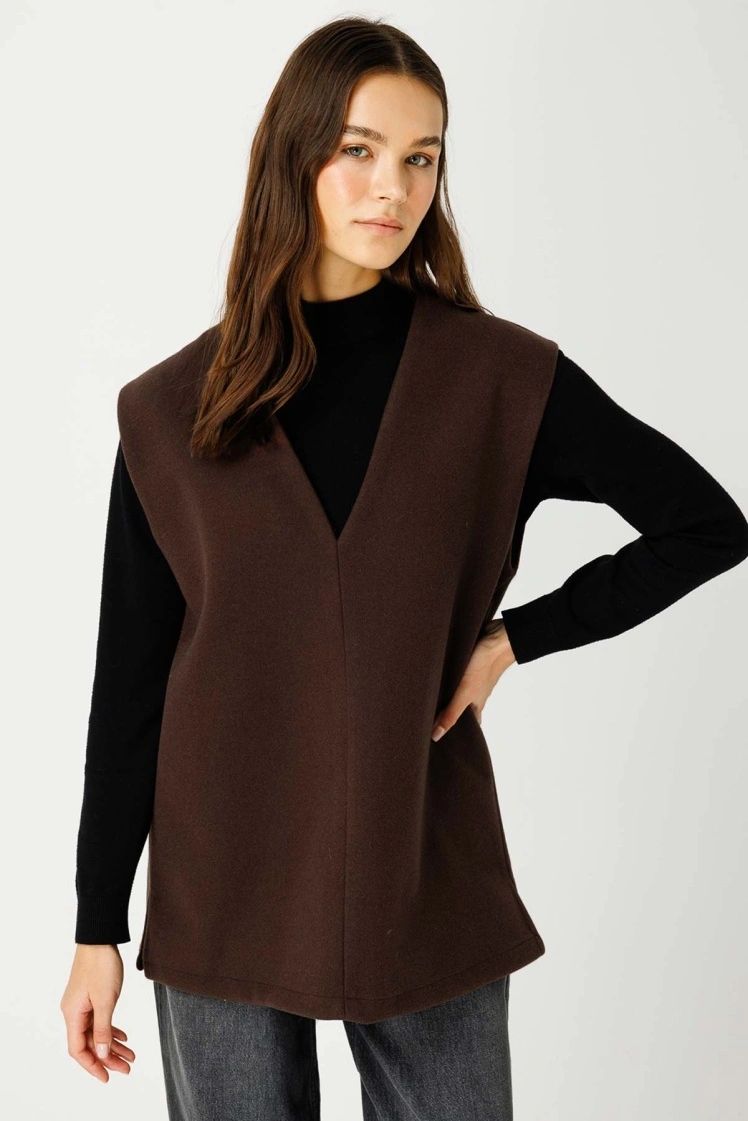 V-wool brown vest