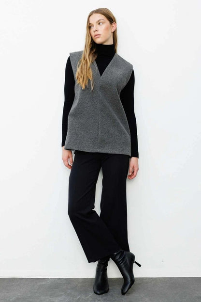 V-wool grey vest
