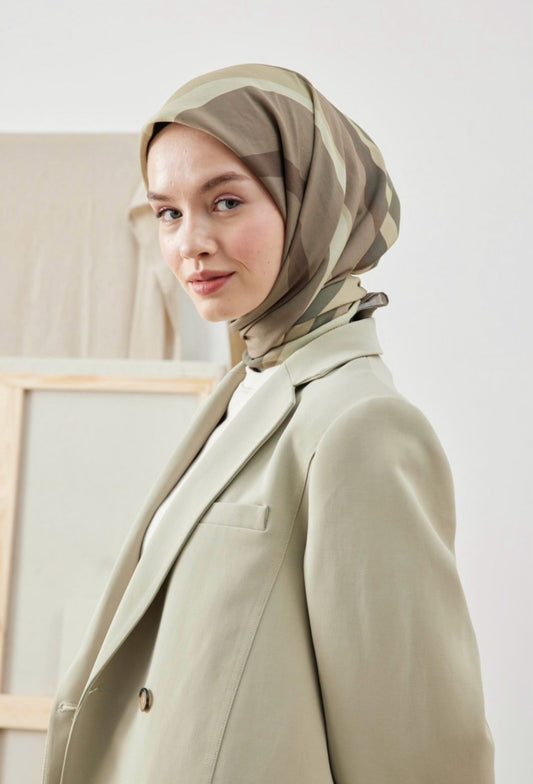 color mix pattern in green squared hijab